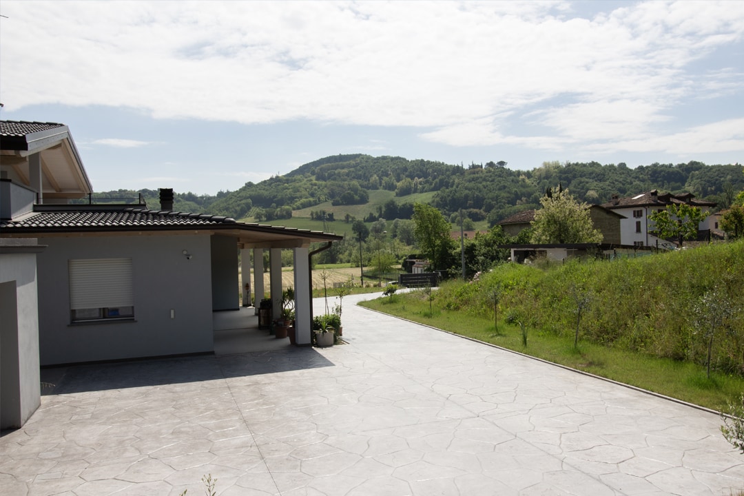 Cemento stampato Castelnovo ne’ Monti: il cantiere a Felina (RE)
