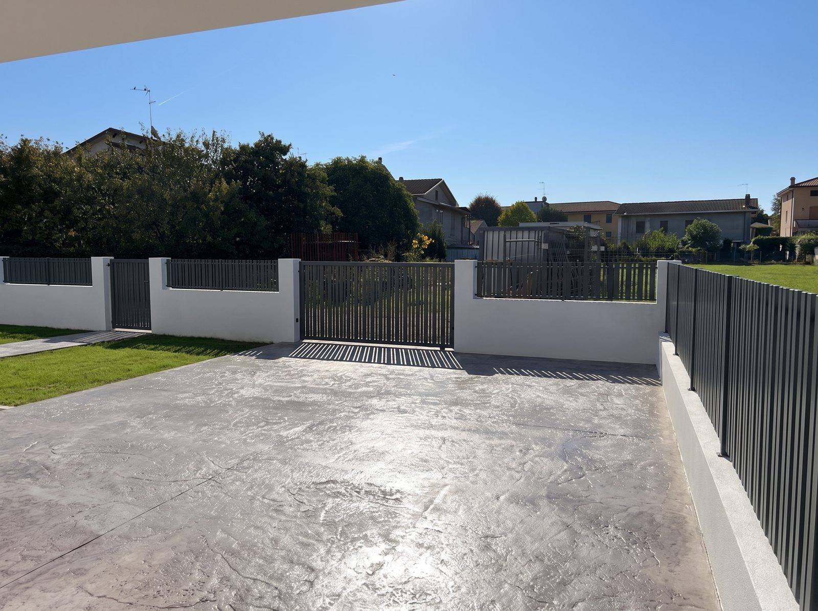 Terrazzo sul retro in cemento stampato Pewter e Grey