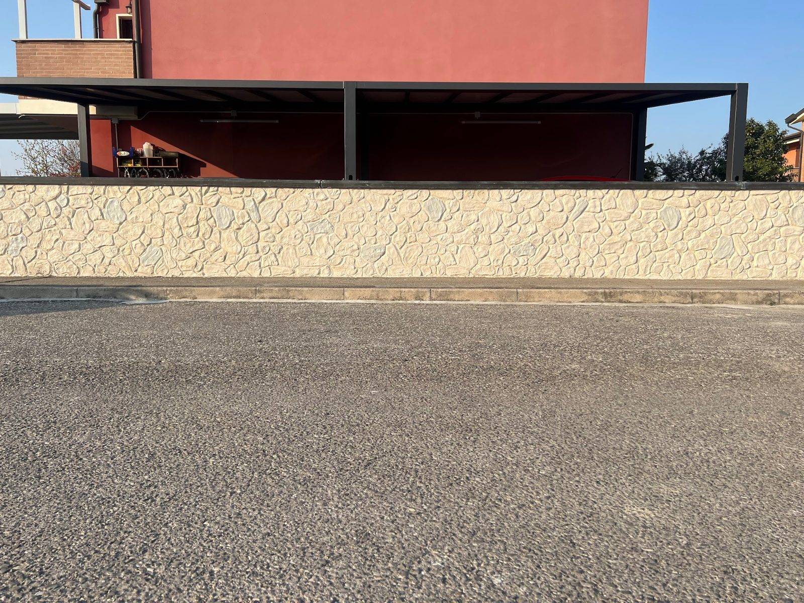 Muro in cemento stampato effetto pietra a Cogozzo (MN)
