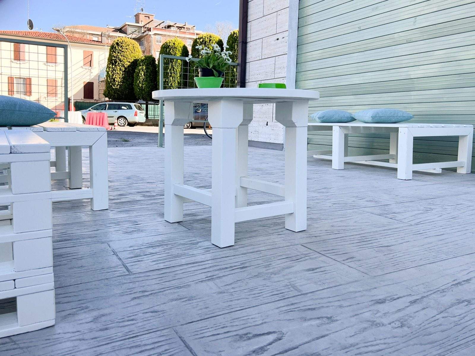 Cemento stampato Carpi: effetto legno per esterni