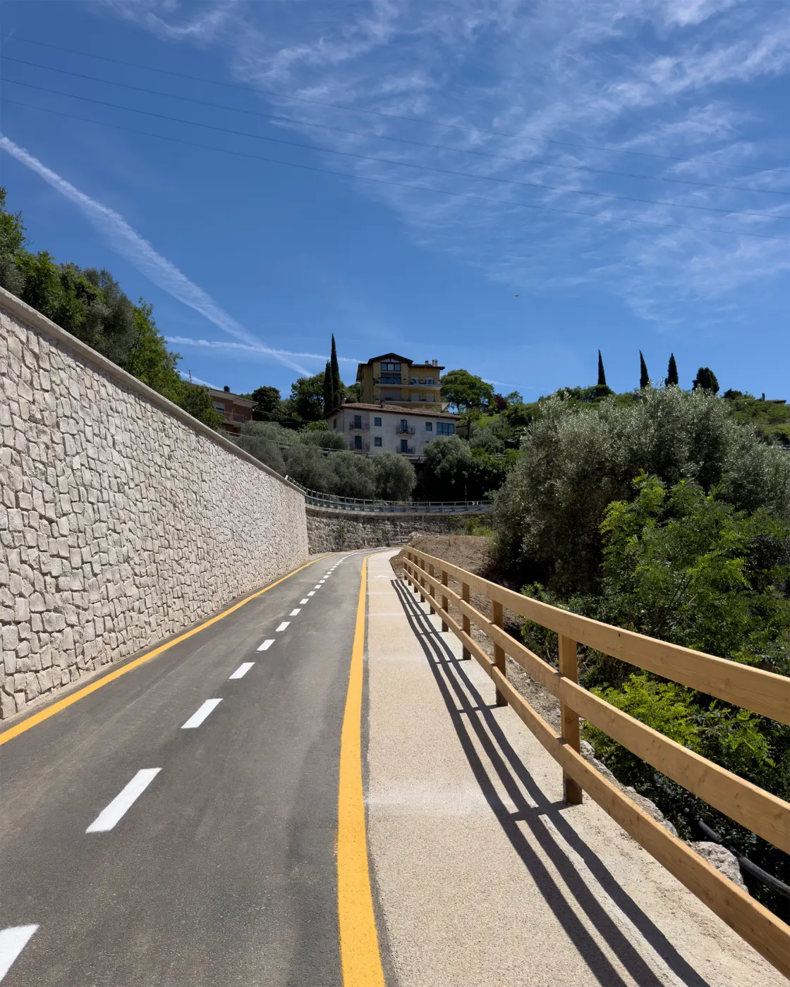 Pista ciclabile in ghiaino lavato Riva del Garda